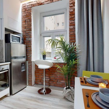 New Stylish Place For Couple Bratislava Bagian luar foto