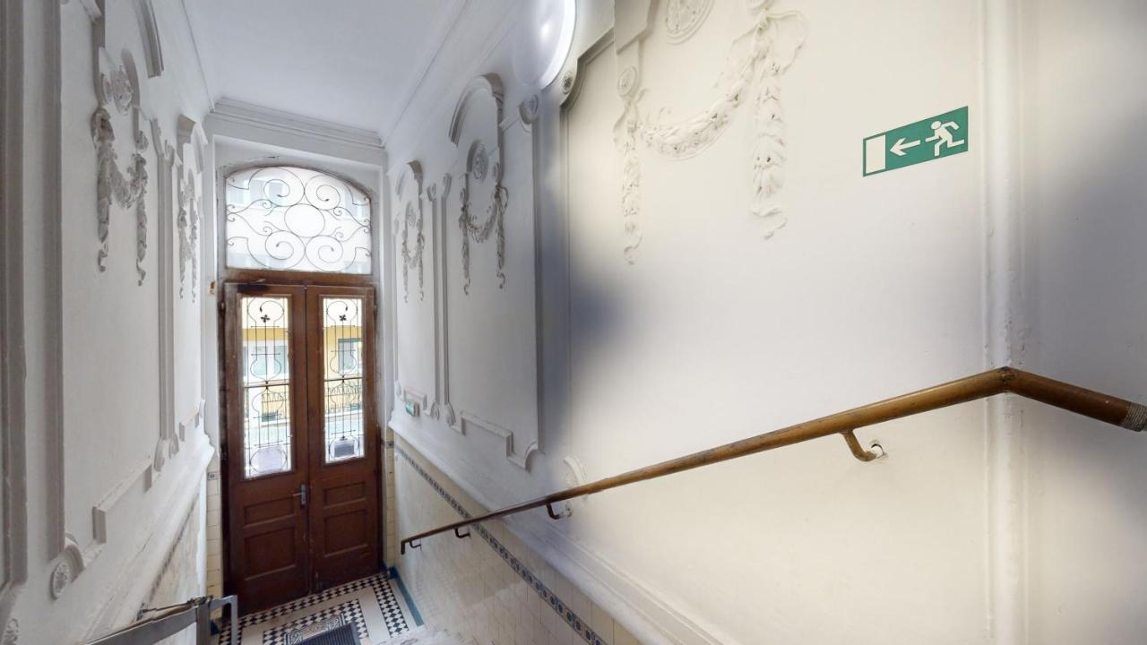 New Stylish Place For Couple Bratislava Bagian luar foto